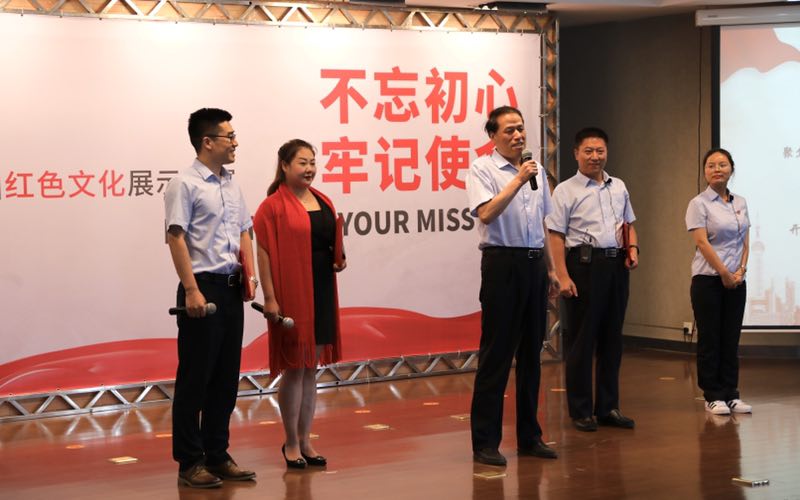陜鼓集團綜合能源事業(yè)部黨支部表演的節(jié)目接地氣，受好評.jpg